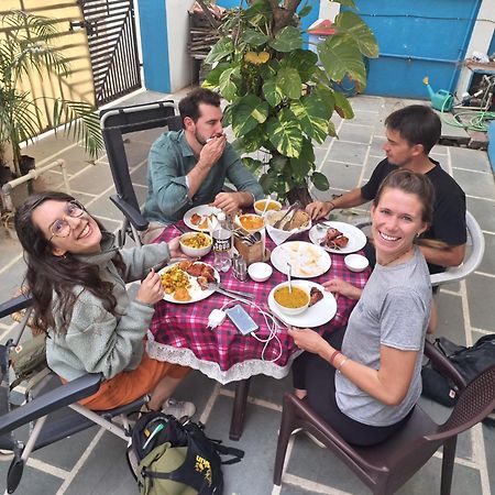 Iora Guest House Bharatpur Bagian luar foto