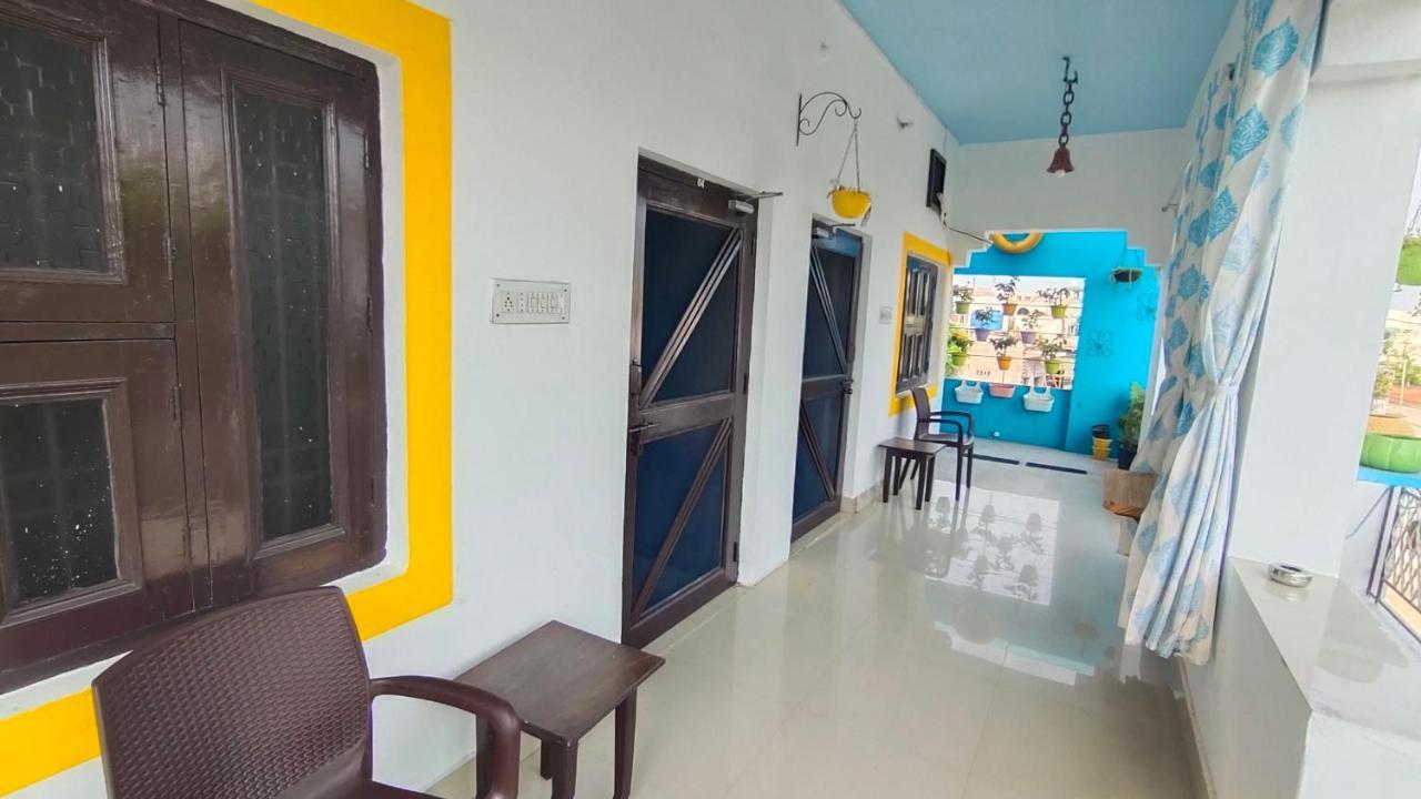 Iora Guest House Bharatpur Bagian luar foto