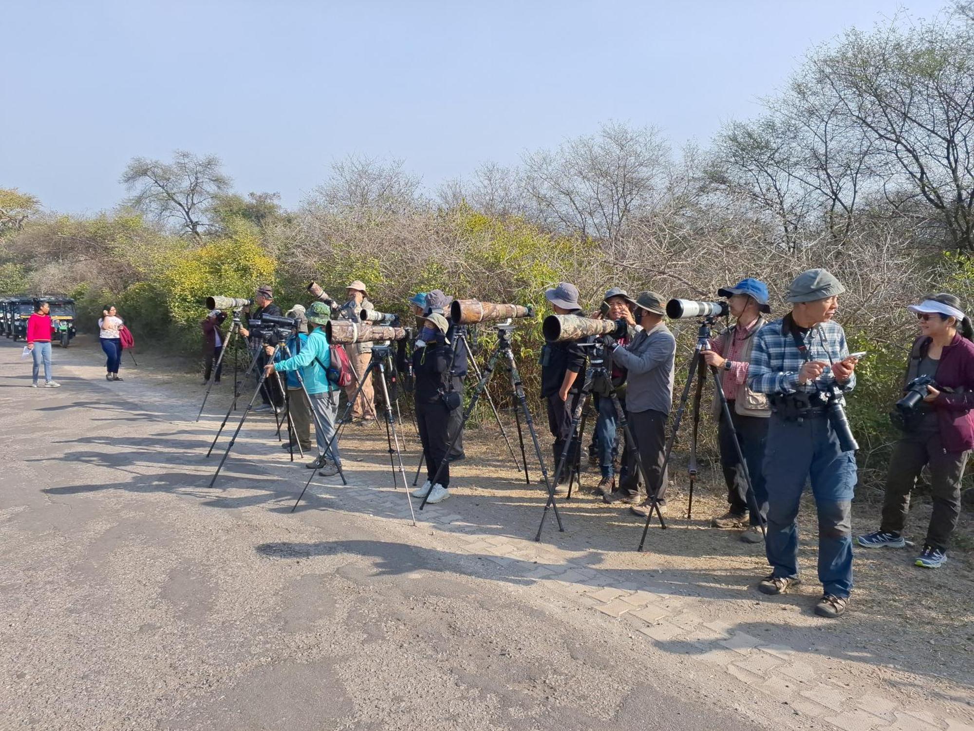 Iora Guest House Bharatpur Bagian luar foto