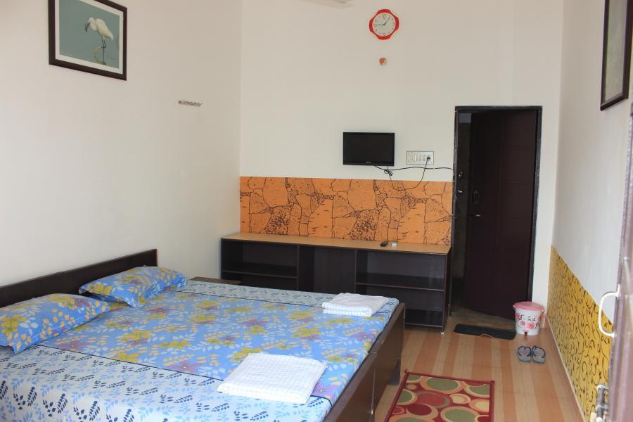 Iora Guest House Bharatpur Bagian luar foto