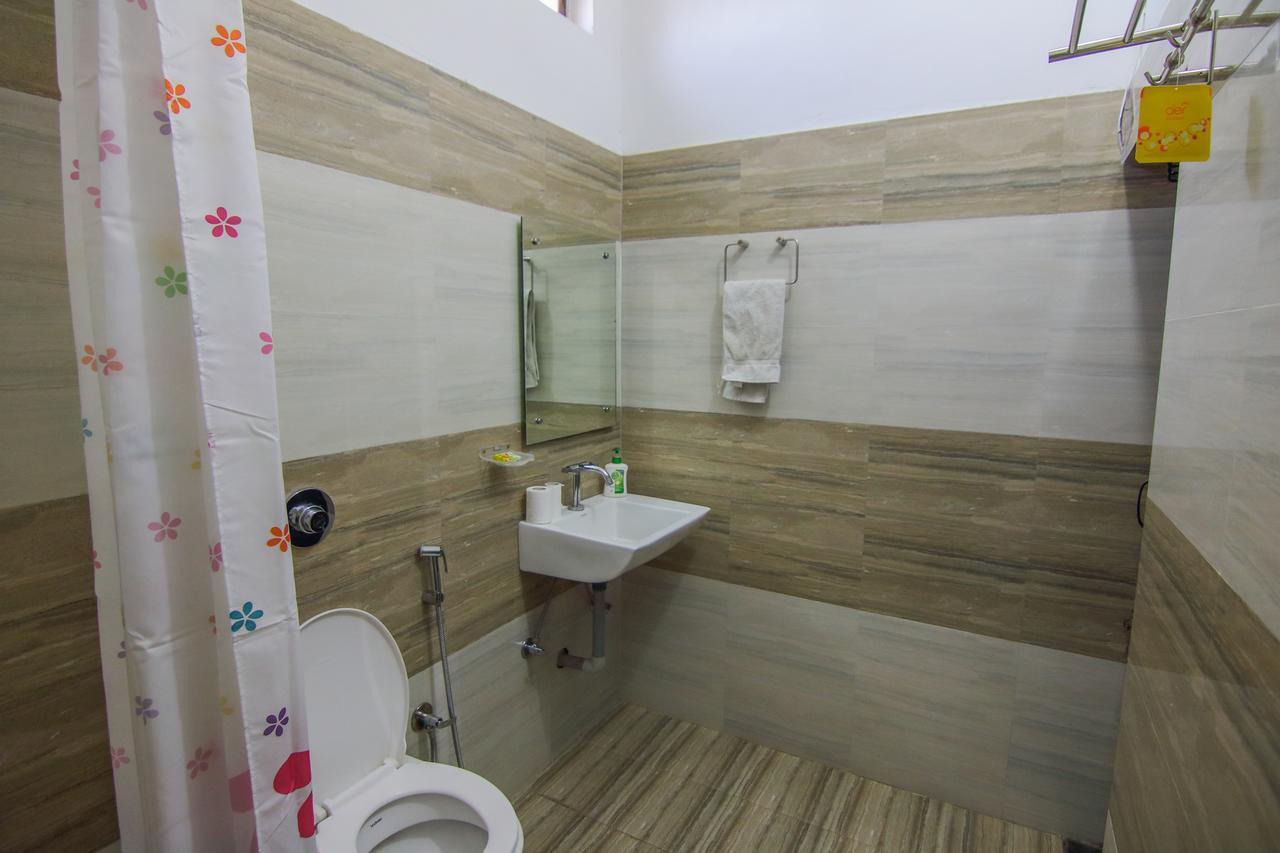Iora Guest House Bharatpur Bagian luar foto