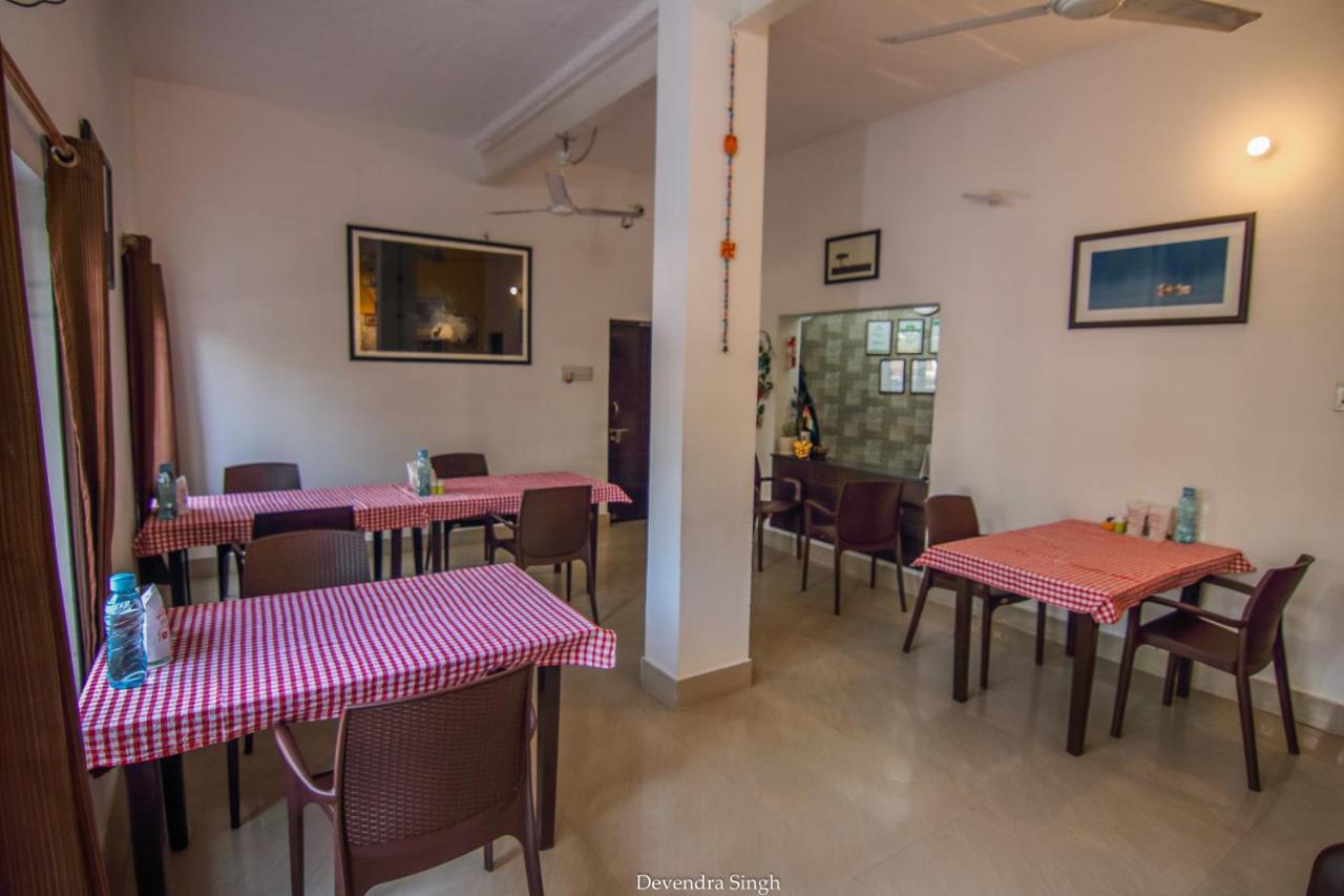 Iora Guest House Bharatpur Bagian luar foto